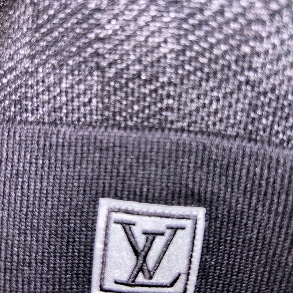Louis Vuitton Black Beanie - Picture 4 of 7